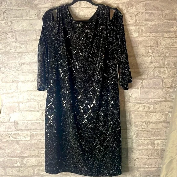green emerald velvet dress Jessica Howard V-Neck Long-Sleeve Glitter-Knit Dress main image 1
